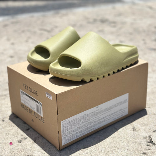 Yeezy Slides “Resin”