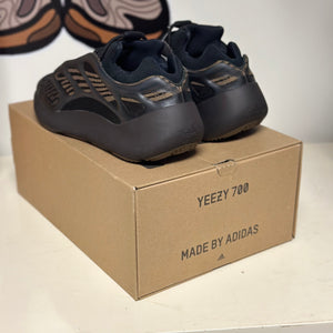 Yeezy 700 “Clabro”