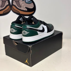 Air Jordan 1 Low “Pine Green”