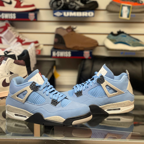 Air Jordan 4 “UNC”